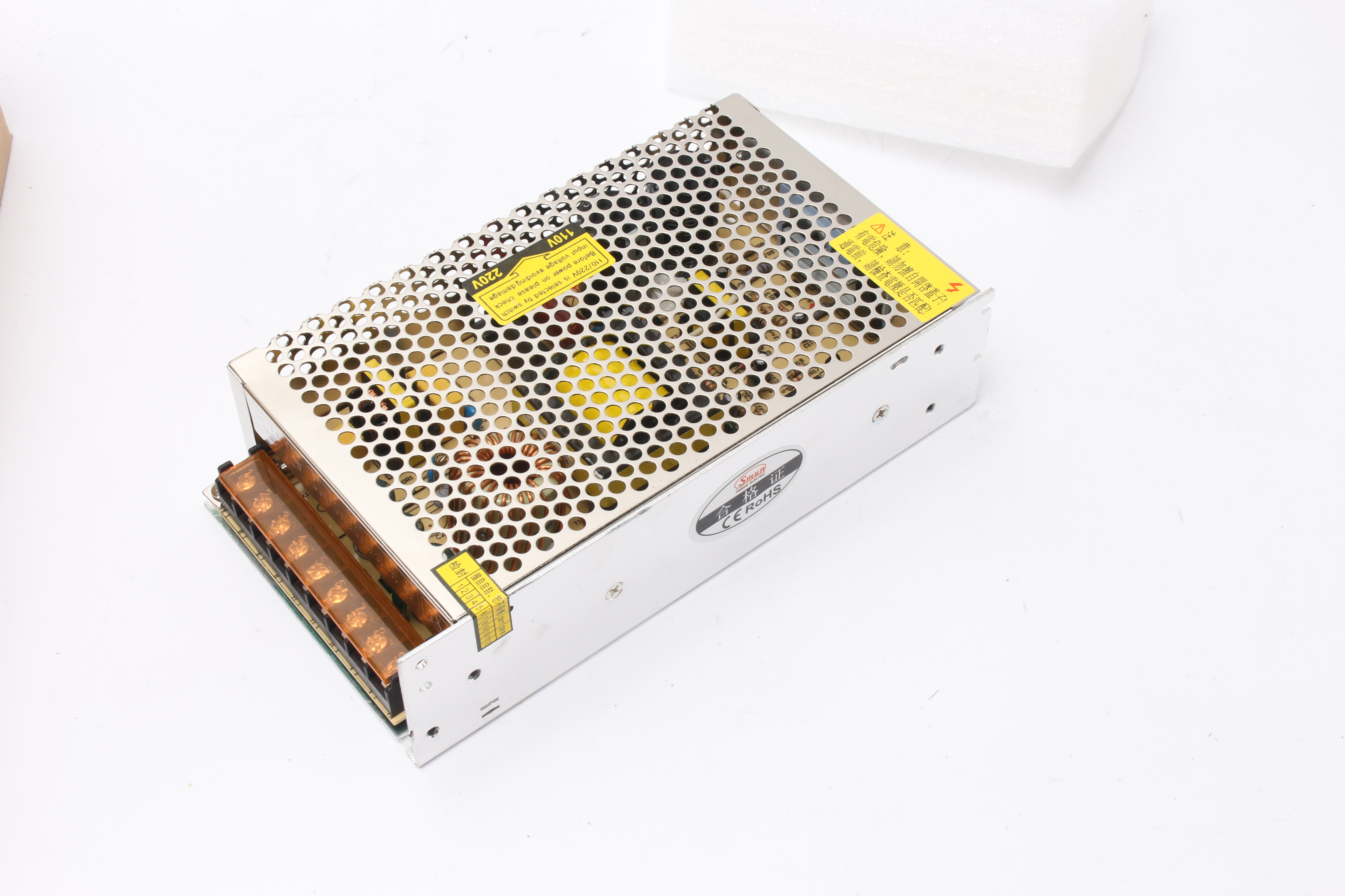 S-200 系列 200W 单输出开关电源 (SMPS)